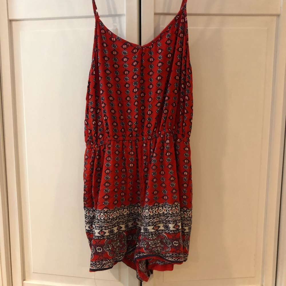 FLORAL PATTERNED ROMPER